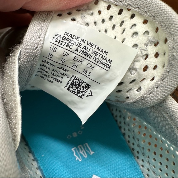 Converse NIB Silver Glitter LIMITED EDITION Velcro Sneakers Toddler Kids Size 10 - Picture 7 of 10